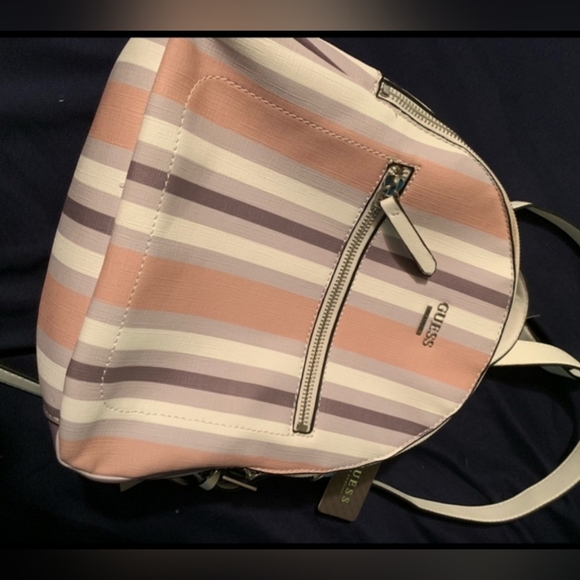 New guess purse mini backpack - Picture 2 of 8